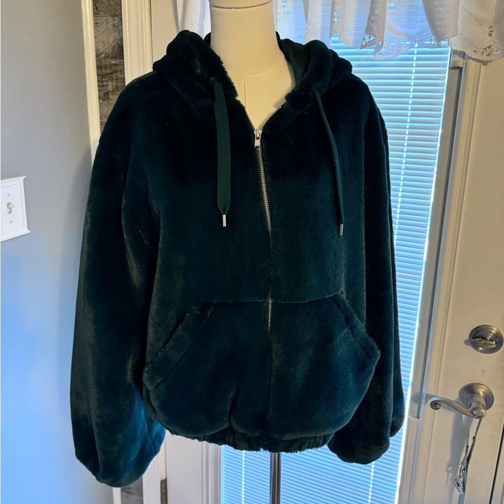 Forever 21 Faux Fur Plush Coat SZ MED
